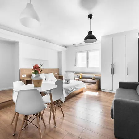 Civilian Boutique Aprts, Nilie Hospitality Mgmt Салоники